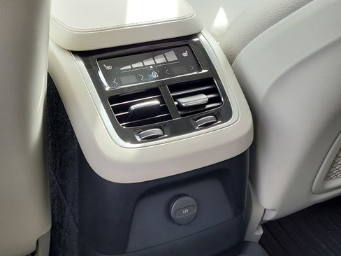 Certified 2024 Volvo XC90 T8 Plus image 15