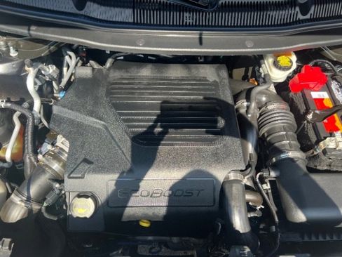 Used 2018 Ford Explorer Platinum image 12