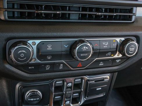 New 2026 Jeep Gladiator Sport image 18