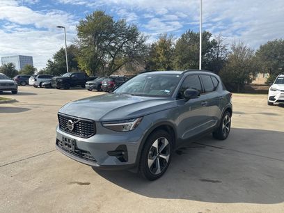 Certified 2023 Volvo XC40 B4 Plus