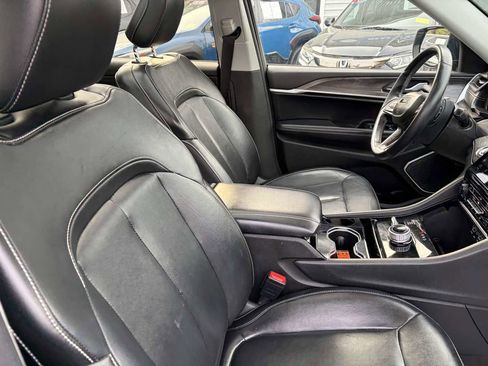 Used 2021 Jeep Grand Cherokee L Limited AWD/4WD image 28