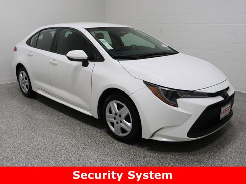 Used 2024 Toyota Corolla LE image 4