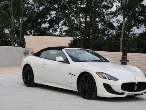 Used 2014 Maserati GranTurismo MC RWD image 3