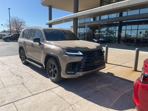 Certified 2025 Lexus LX 700h Overtrail image 2