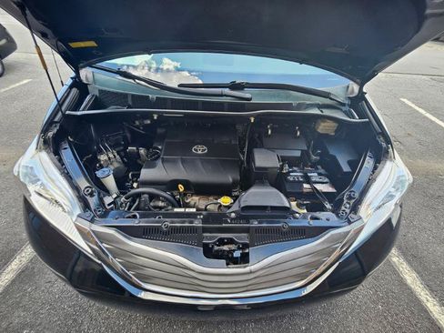 Used 2014 Toyota Sienna XLE FWD image 25