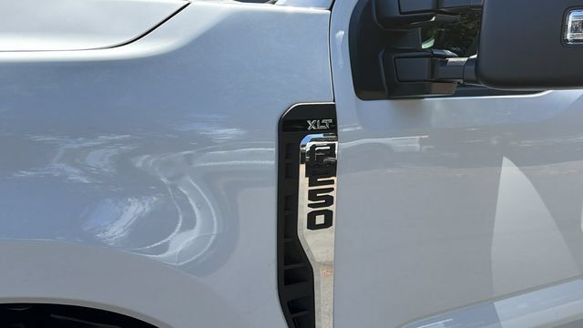 New 2026 Ford F250 XLT w/ FX4 Off-Road Package AWD/4WD image 11