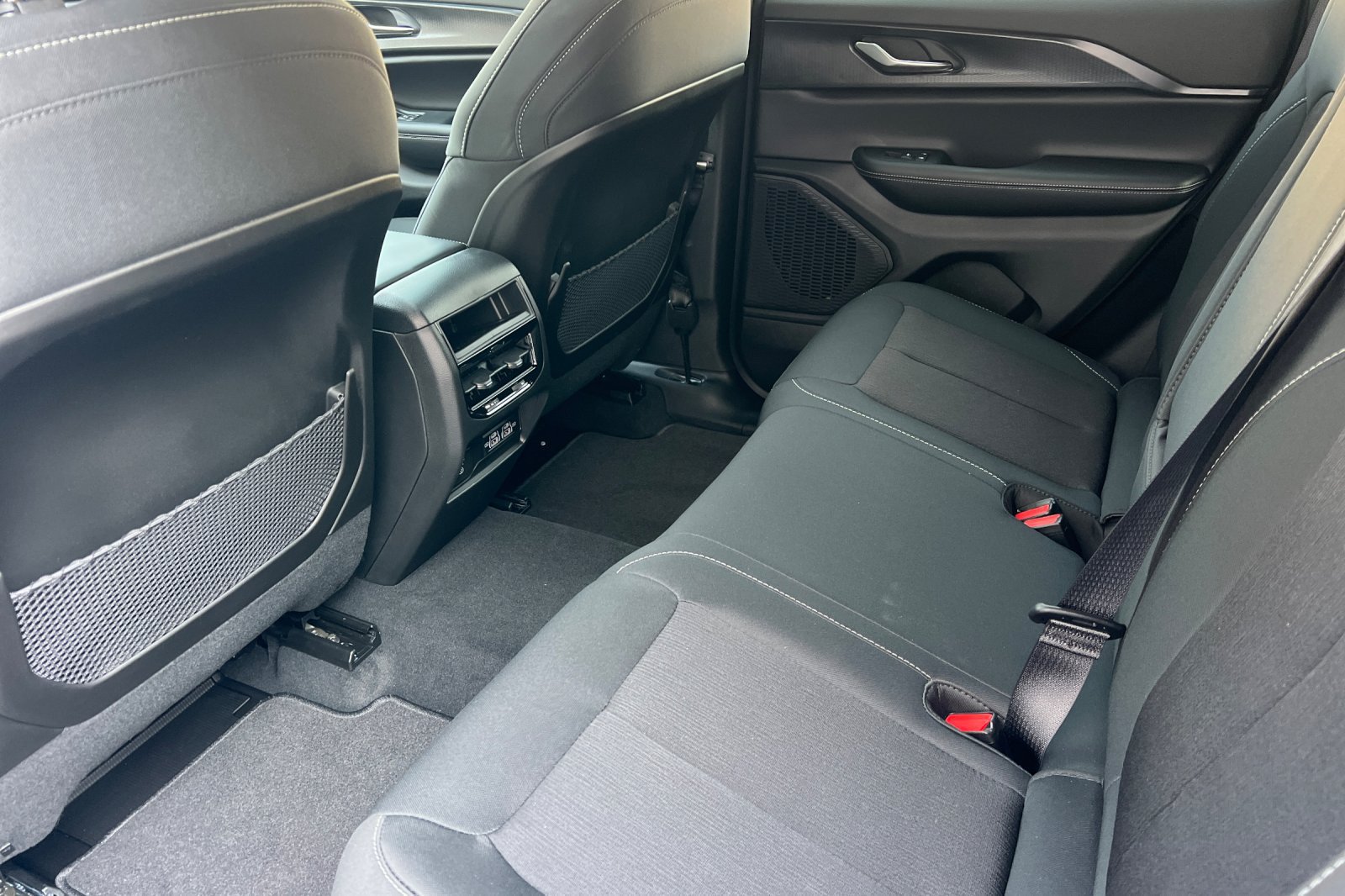 New 2026 Jeep Grand Cherokee Laredo X AWD/4WD image 15