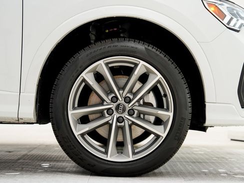 Certified 2025 Audi Q3 2.0T Premium image 25