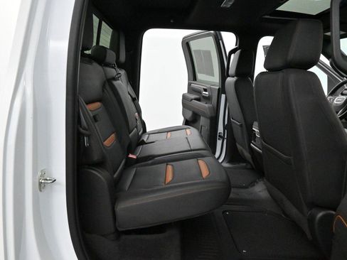 Used 2024 GMC Sierra 2500 AT4 w/ Technology Package AWD/4WD image 33