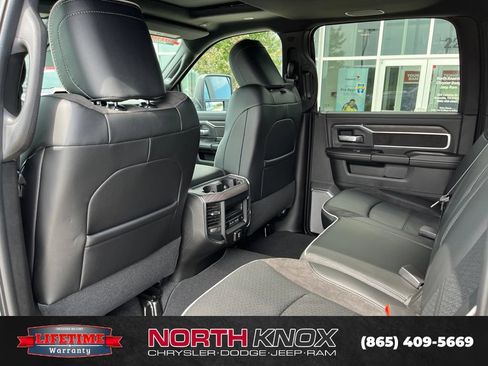New 2026 RAM 2500 Laramie AWD/4WD image 17