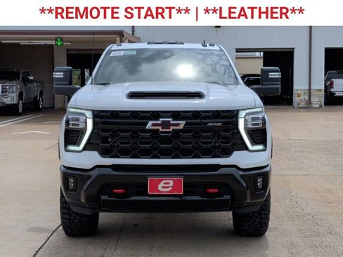 New 2026 Chevrolet Silverado 2500 ZR2 AWD/4WD image 2