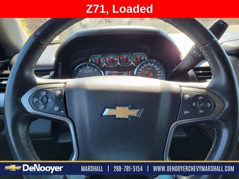 Used 2018 Chevrolet Suburban LT image 11