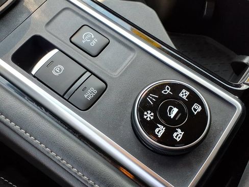 Certified 2024 Nissan Pathfinder SL AWD/4WD image 21