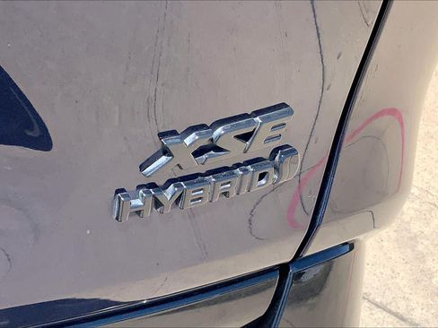 Used 2021 Toyota RAV4 XSE w/ XSE Grade Weather Package AWD/4WD image 10