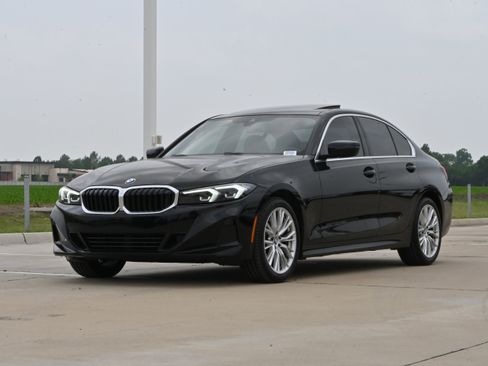 Used 2024 BMW 330i Sedan w/ Convenience Package RWD image 5