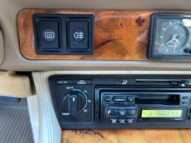 Used 1996 Jaguar XJS 4.0 Convertible RWD image 22