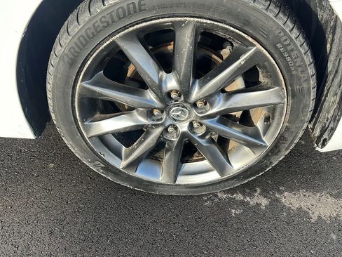 Used 2018 MAZDA MAZDA3 Touring image 37