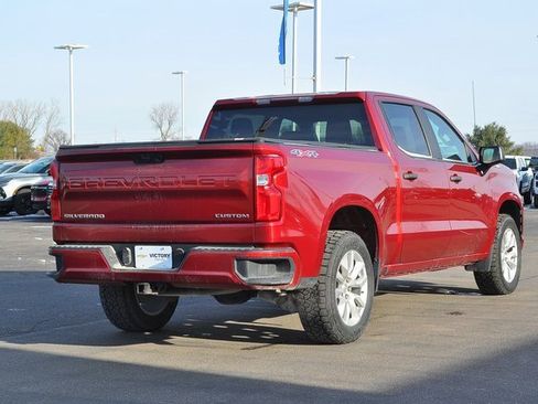 Used 2020 Chevrolet Silverado 1500 Custom w/ Custom Value Package image 3