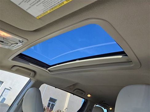 Used 2014 Toyota Sienna Limited image 15