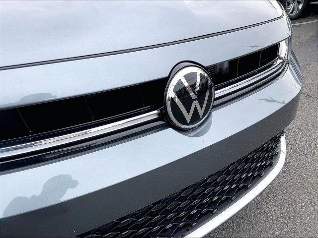 Used 2026 Volkswagen Jetta SEL FWD image 32
