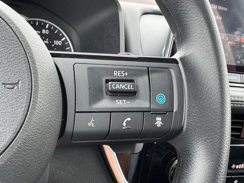 Used 2022 Nissan Rogue SV FWD image 17