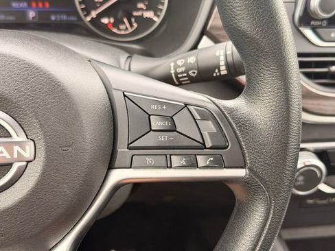 Used 2025 Nissan Altima 2.5 SV FWD image 23