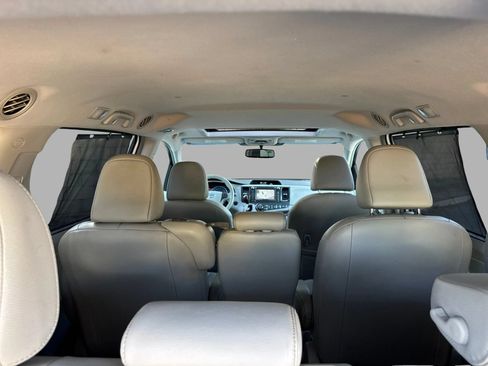 Used 2011 Toyota Sienna XLE w/ XLE Navigation Pkg FWD image 94
