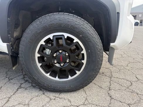 Used 2024 Toyota Tacoma TRD Off-Road w/ TRD Off Road Upgrade Package AWD/4WD image 4