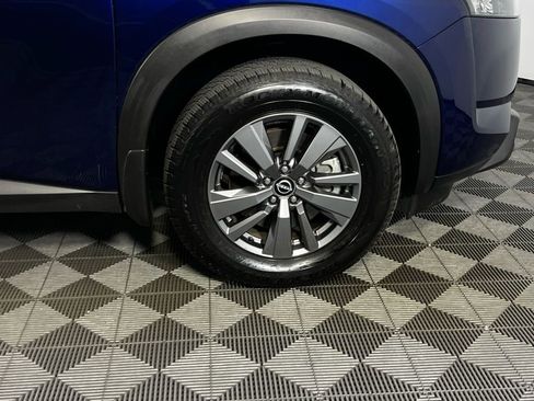 Used 2024 Nissan Pathfinder SV w/ Lighting Package (N92) image 13