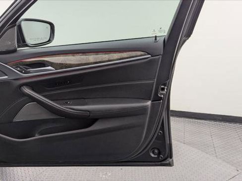 Used 2019 BMW 540i w/ Convenience Package image 22