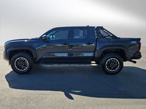 Used 2024 Toyota Tacoma TRD Off-Road image 32