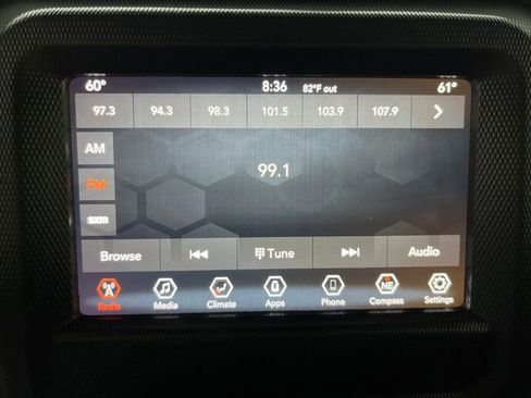 Used 2020 Jeep Wrangler Unlimited Sahara AWD/4WD image 29