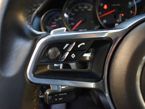 Used 2018 Porsche Cayenne Platinum Edition image 15