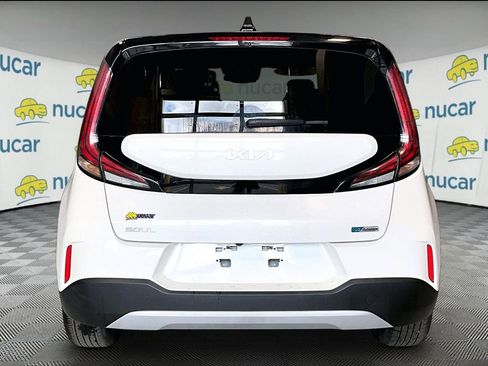 Used 2024 Kia Soul EX image 7