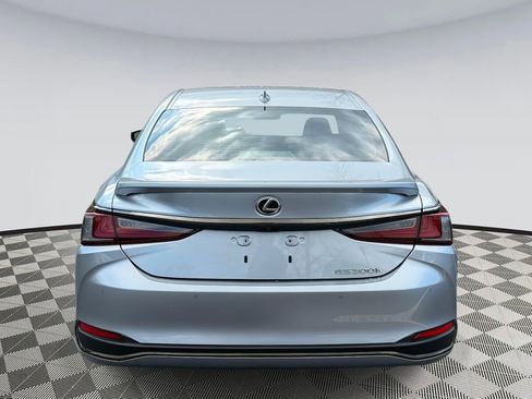 Used 2024 Lexus ES 300h F Sport w/ Accessory Package (Z2) image 3