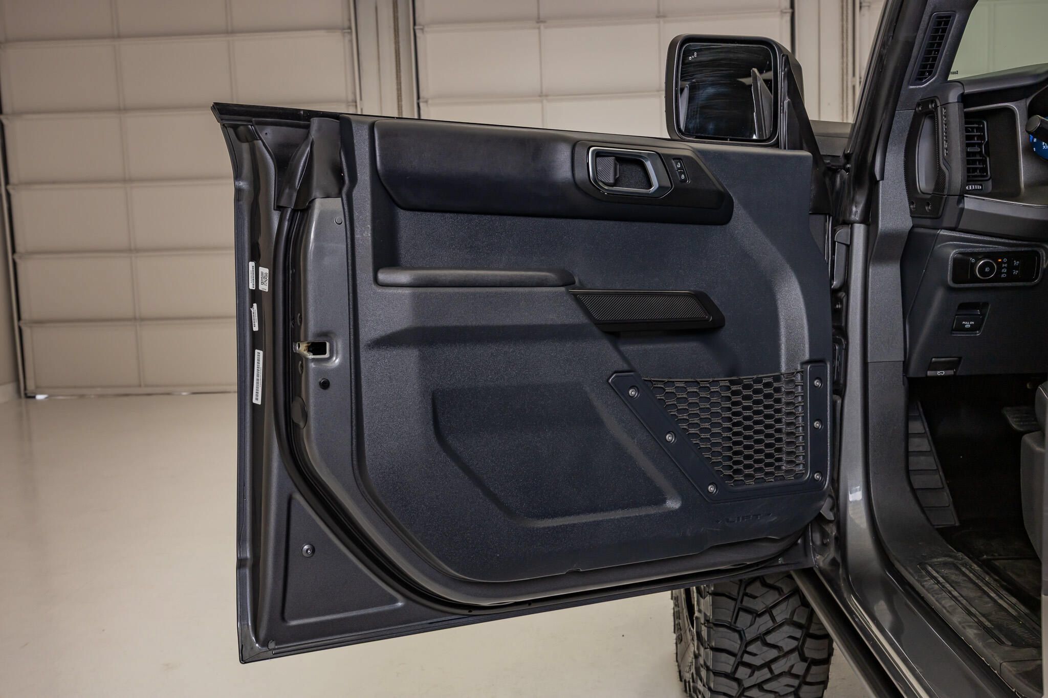 Used 2025 Ford Bronco Badlands AWD/4WD image 38