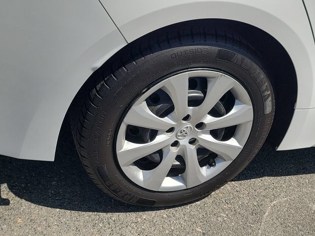 Used 2021 Toyota Corolla LE FWD image 28