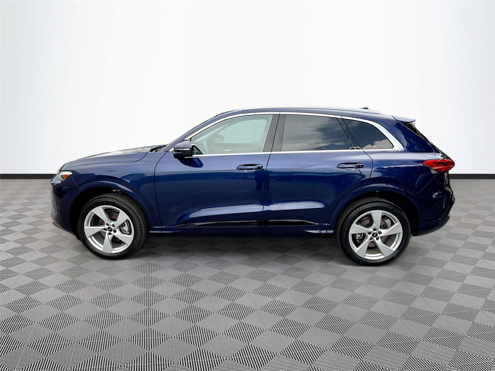 New 2026 Audi Q5 Premium AWD/4WD image 4
