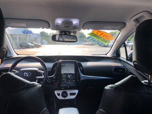 Used 2017 Toyota Prius Prime Advanced FWD image 21
