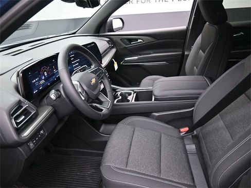 New 2026 Chevrolet Traverse LT w/ Sun and Wheel Package image 8