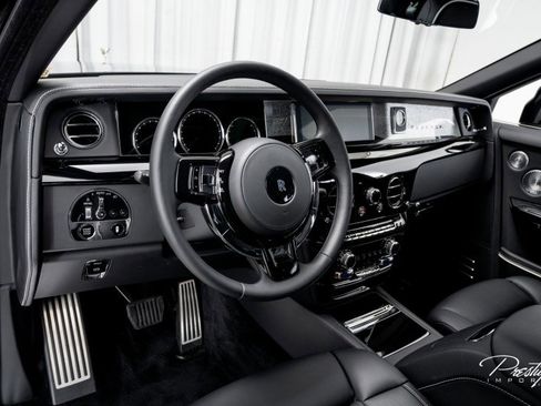 Used 2022 Rolls-Royce Phantom Sedan image 27