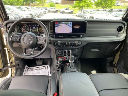 Used 2025 Jeep Wrangler Unlimited Rubicon 392 AWD/4WD image 29