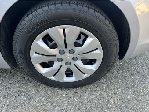 Used 2012 Chevrolet Cruze LS w/ Connectivity Package image 15