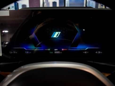 Used 2026 BMW i4 xDrive40i w/ M Sport Package image 17