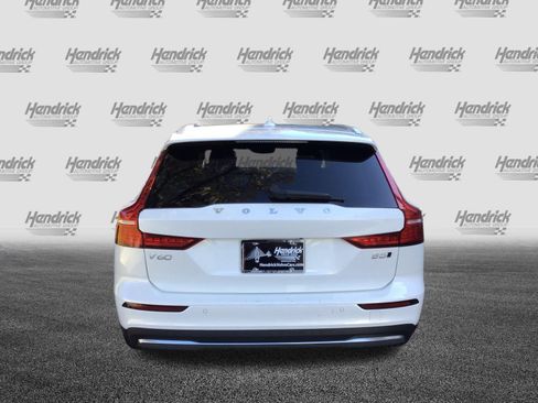Certified 2025 Volvo V60 B5 Cross Country Plus image 9