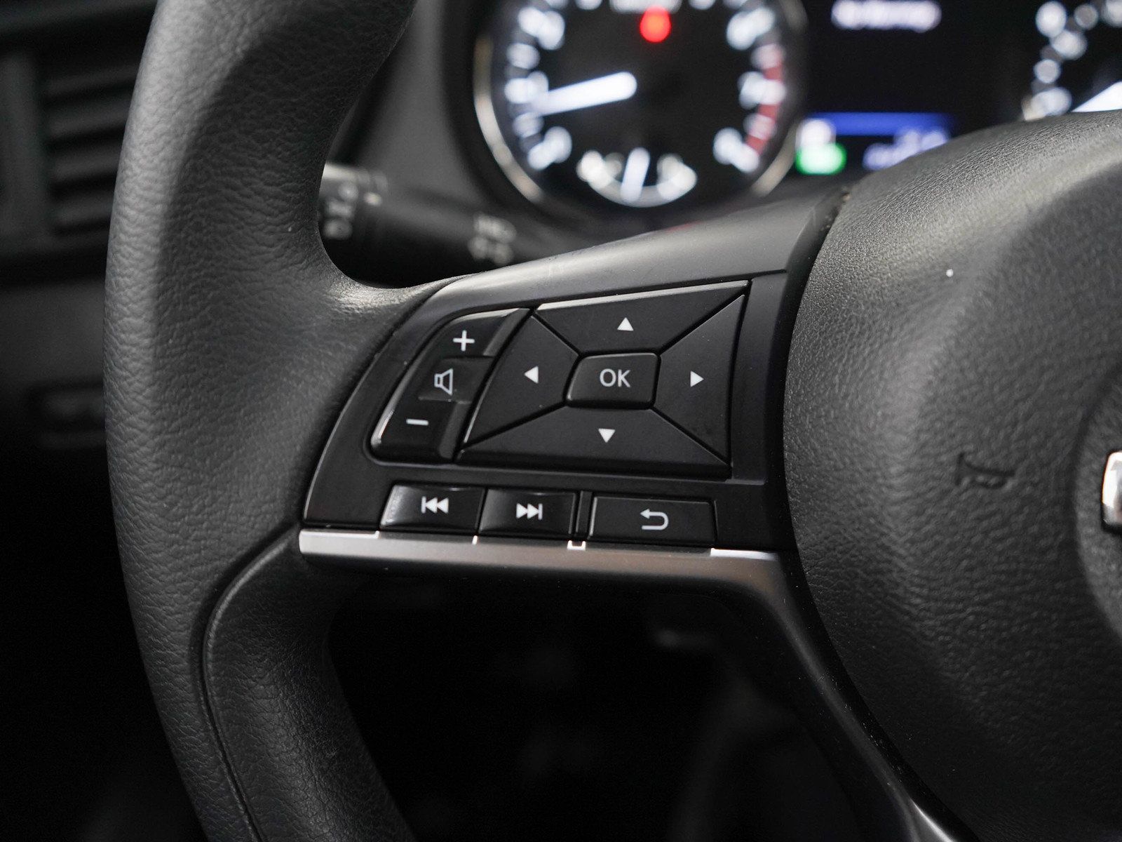 Used 2018 Nissan Rogue S AWD/4WD image 24