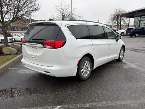 Used 2021 Chrysler Voyager Lxi image 9