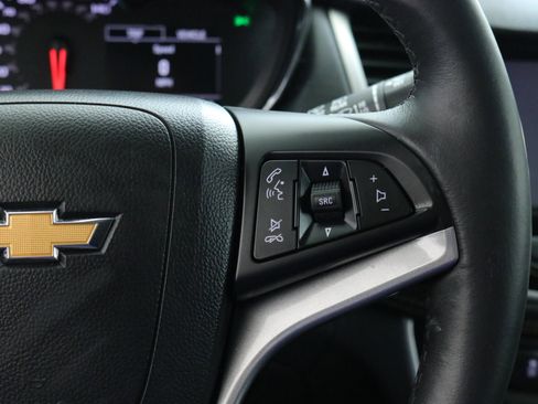 Certified 2022 Chevrolet Trax LT w/ LT Convenience Package image 16