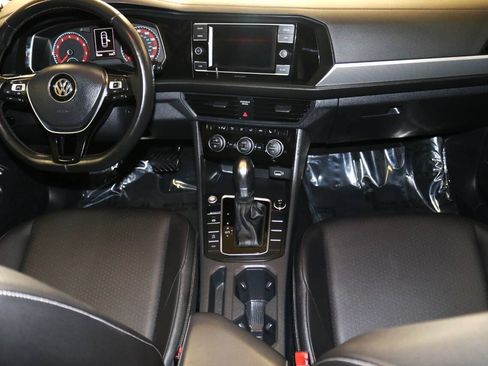 Used 2019 Volkswagen Jetta SE w/ Cold Weather Package FWD image 20