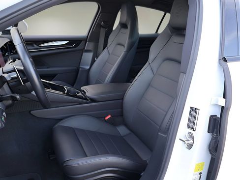 Used 2024 Porsche Panamera RWD image 11